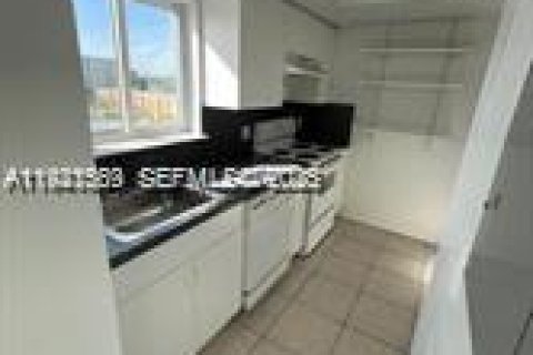 Copropriété à louer à Miami, Floride: 2 chambres, 83.61 m2 № 1982254 - photo 5