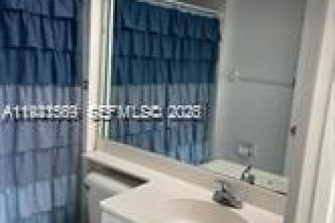 Copropriété à louer à Miami, Floride: 2 chambres, 83.61 m2 № 1982254 - photo 11