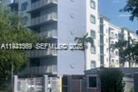 Copropriété à louer à Miami, Floride: 2 chambres, 83.61 m2 № 1982254 - photo 9