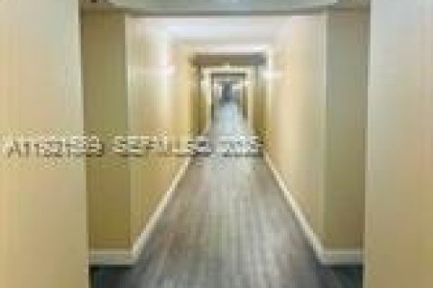 Copropriété à louer à Miami, Floride: 2 chambres, 83.61 m2 № 1982254 - photo 2