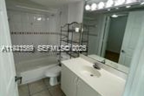 Copropriété à louer à Miami, Floride: 2 chambres, 83.61 m2 № 1982254 - photo 6