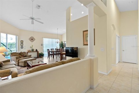 Townhouse in Davenport, Florida 3 bedrooms, 127.55 sq.m. № 1545887 - photo 5