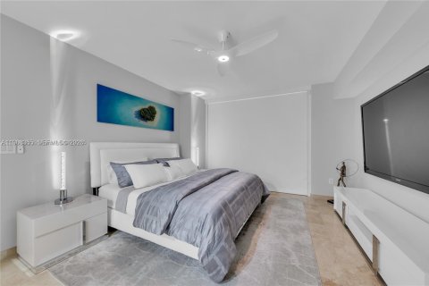 Снять в аренду кондоминиум в Халландейл-Бич, Флорида 2 спальни, 124.21м2, № 2029542 - фото 15