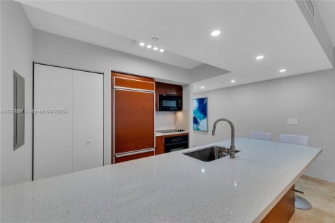 Снять в аренду кондоминиум в Халландейл-Бич, Флорида 2 спальни, 124.21м2, № 2029542 - фото 9