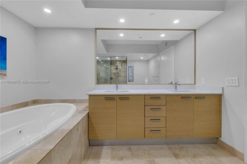 Снять в аренду кондоминиум в Халландейл-Бич, Флорида 2 спальни, 124.21м2, № 2029542 - фото 20