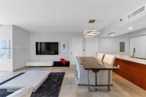 Снять в аренду кондоминиум в Халландейл-Бич, Флорида 2 спальни, 124.21м2, № 2029542 - фото 12