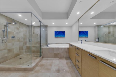 Снять в аренду кондоминиум в Халландейл-Бич, Флорида 2 спальни, 124.21м2, № 2029542 - фото 18