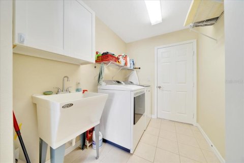 Casa en venta en Ocala, Florida, 3 dormitorios, 235.23 m2 № 1805469 - foto 11