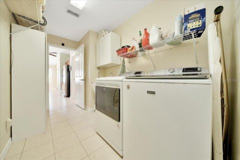 Casa en venta en Ocala, Florida, 3 dormitorios, 235.23 m2 № 1805469 - foto 10