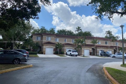 Adosado en Davie, Florida 4 dormitorios, 160.16 m2 № 2061001