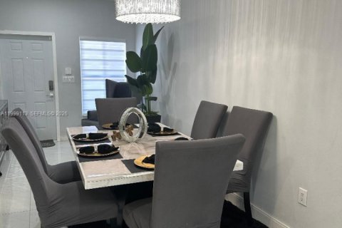 Снять в аренду таунхаус в Дейви, Флорида 4 спальни, 160.16м2, № 2061001 - фото 8