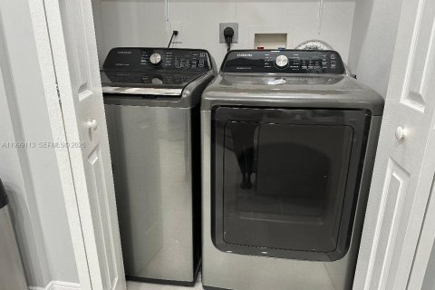 Снять в аренду таунхаус в Дейви, Флорида 4 спальни, 160.16м2, № 2061001 - фото 30