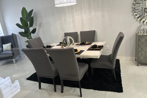 Снять в аренду таунхаус в Дейви, Флорида 4 спальни, 160.16м2, № 2061001 - фото 7