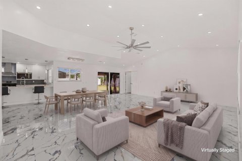 House in Port St. Lucie, Florida 3 bedrooms, 159.23 sq.m. № 2392013 - photo 6
