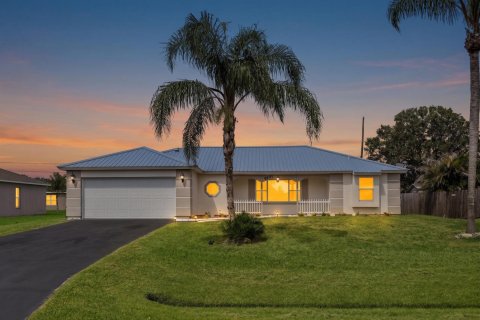 House in Port St. Lucie, Florida 3 bedrooms, 159.23 sq.m. № 2392013