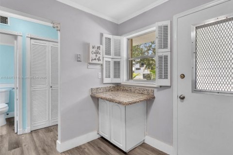 Condominio en venta en North Miami Beach, Florida, 1 dormitorio, 75.44 m2 № 1854982 - foto 7