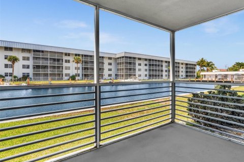 Condominio en venta en North Miami Beach, Florida, 1 dormitorio, 75.44 m2 № 1854982 - foto 24