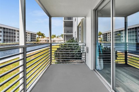 Condominio en venta en North Miami Beach, Florida, 1 dormitorio, 75.44 m2 № 1854982 - foto 25