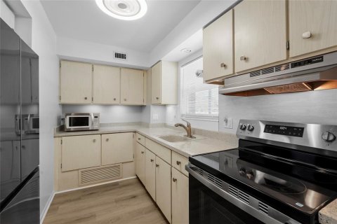 Купить кондоминиум в Сарасота, Флорида 6 комнат, 66.43м2, № 2092557 - фото 4