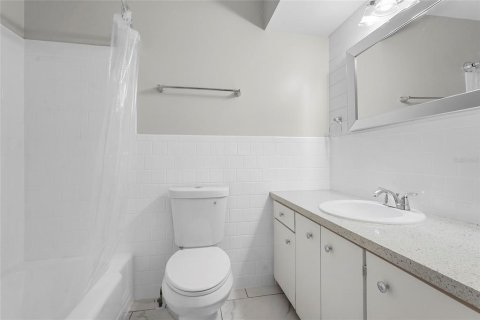 Купить кондоминиум в Сарасота, Флорида 6 комнат, 66.43м2, № 2092557 - фото 8