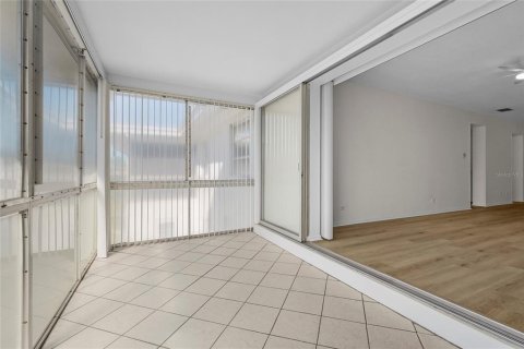 Купить кондоминиум в Сарасота, Флорида 6 комнат, 66.43м2, № 2092557 - фото 3