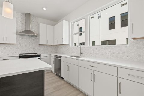 Adosado en venta en Saint Petersburg, Florida, 3 dormitorios, 192.96 m2 № 1517877 - foto 13