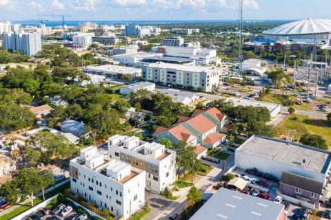 Adosado en venta en Saint Petersburg, Florida, 3 dormitorios, 192.96 m2 № 1517877 - foto 6