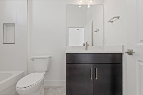 Adosado en venta en Saint Petersburg, Florida, 3 dormitorios, 192.96 m2 № 1517877 - foto 16