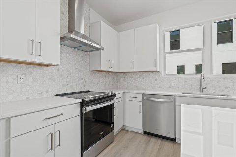 Adosado en venta en Saint Petersburg, Florida, 3 dormitorios, 192.96 m2 № 1517877 - foto 11
