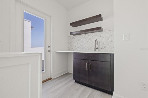 Adosado en venta en Saint Petersburg, Florida, 3 dormitorios, 192.96 m2 № 1517877 - foto 17