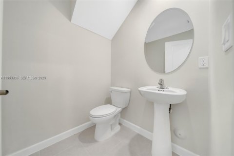 Townhouse in Miami, Florida 3 bedrooms, 157.47 sq.m. № 2000823 - photo 20