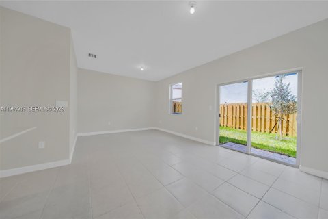 Townhouse in Miami, Florida 3 bedrooms, 157.47 sq.m. № 2000823 - photo 19