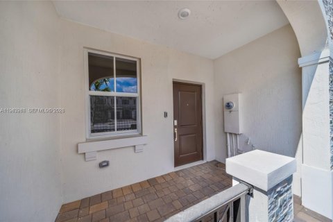 Townhouse in Miami, Florida 3 bedrooms, 157.47 sq.m. № 2000823 - photo 3