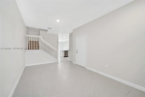 Townhouse in Miami, Florida 3 bedrooms, 157.47 sq.m. № 2000823 - photo 4