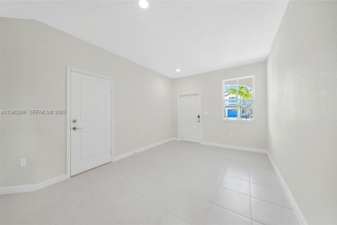 Townhouse in Miami, Florida 3 bedrooms, 157.47 sq.m. № 2000823 - photo 9