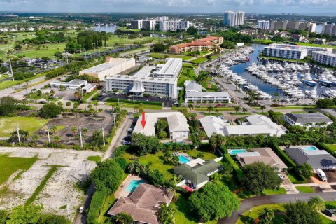 Condo in North Palm Beach, Florida, 1 bedroom № 2146910 - photo 22