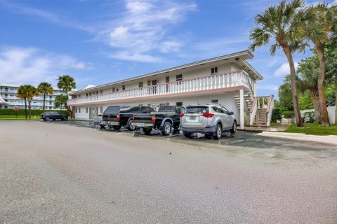 Condo in North Palm Beach, Florida, 1 bedroom № 2146910 - photo 4