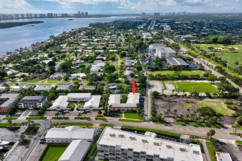Condo in North Palm Beach, Florida, 1 bedroom № 2146910 - photo 20