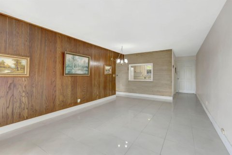 Condo in North Palm Beach, Florida, 1 bedroom № 2146910 - photo 7