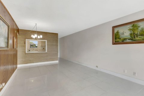 Condo in North Palm Beach, Florida, 1 bedroom № 2146910 - photo 9