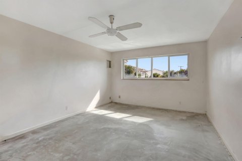 Condo in North Palm Beach, Florida, 1 bedroom № 2146910 - photo 14