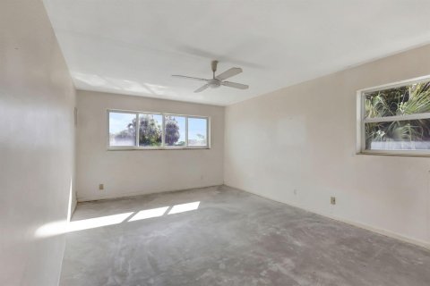 Condo in North Palm Beach, Florida, 1 bedroom № 2146910 - photo 13