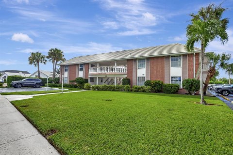 Condo in North Palm Beach, Florida, 1 bedroom № 2146910 - photo 2