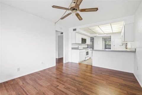 Condominio en venta en Saint Petersburg, Florida, 1 dormitorio, 86.4 m2 № 1301324 - foto 13