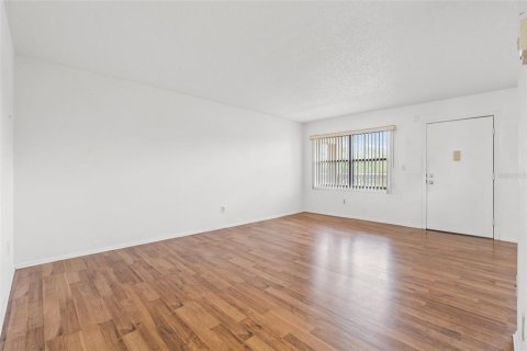 Condominio en venta en Saint Petersburg, Florida, 1 dormitorio, 86.4 m2 № 1301324 - foto 5