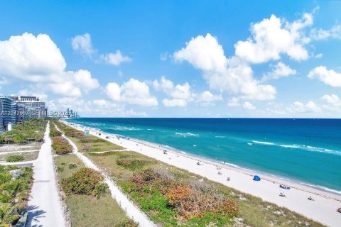 Condominio en venta en Surfside, Florida, 2 dormitorios, 93.09 m2 № 2168625 - foto 27