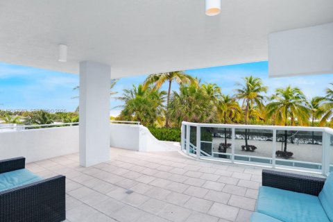 Condominio en venta en Surfside, Florida, 2 dormitorios, 93.09 m2 № 2168625 - foto 29