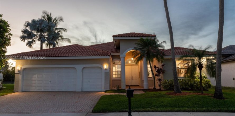 Villa ou maison à Weston, Floride 5 chambres, 253.81 m2 № 2189487