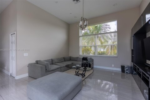 Villa ou maison à vendre à Weston, Floride: 5 chambres, 253.81 m2 № 2189487 - photo 21
