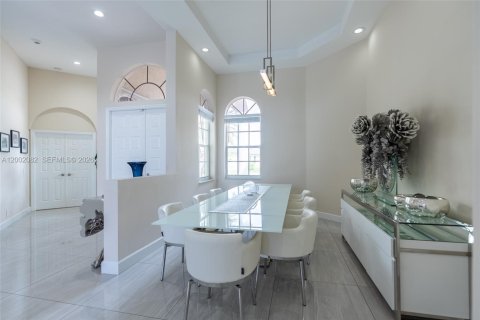 Villa ou maison à vendre à Weston, Floride: 5 chambres, 253.81 m2 № 2189487 - photo 16